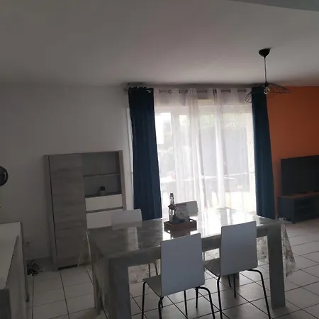 Casa vacanze Maison Au Calme, Pro Ou Touristique Oissel